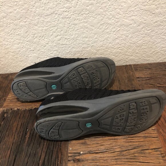 Bzees Women's Fancy Casual Comfort Shoe - Picture 12 of 13